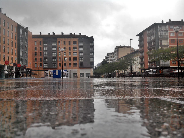 17887941982_b6938ca8f4_z