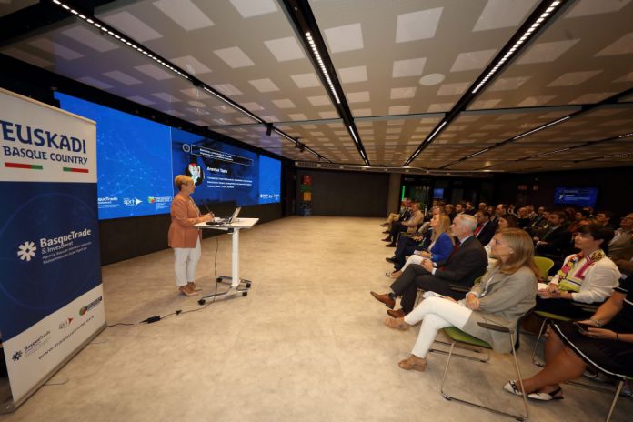 tapia-jornada-ukrania_019-1-696x464-1