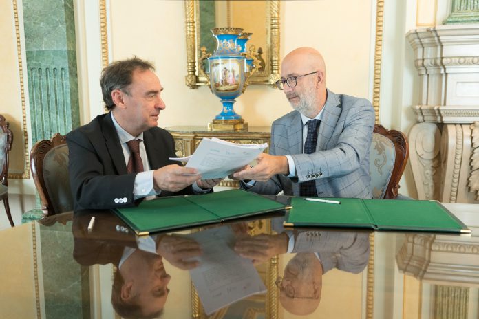 URA-sinadura_sobron-696x464-1