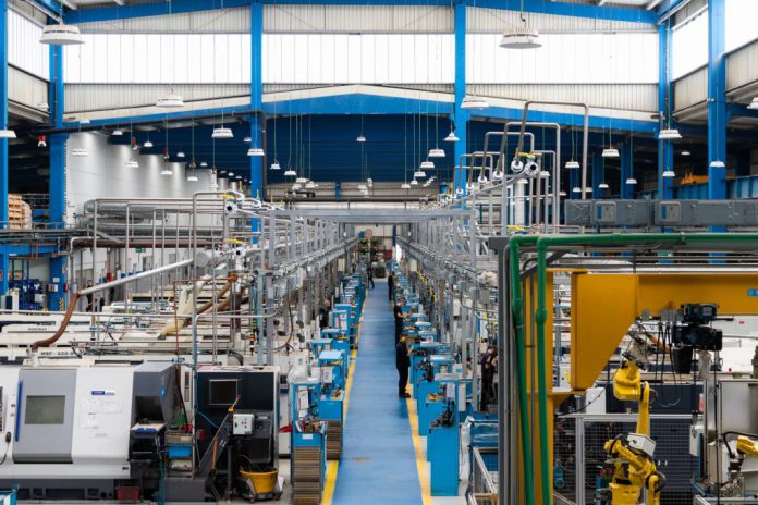 teknia-bilbao_fabrica_02-1024x682-1-696x464-1