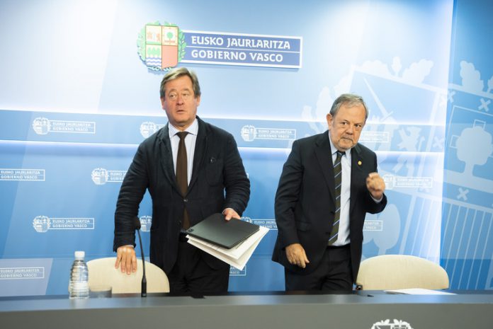 n770__JON9451-696x465-1