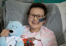 Una terapia pionera logra revertir la leucemia incurable de una niña