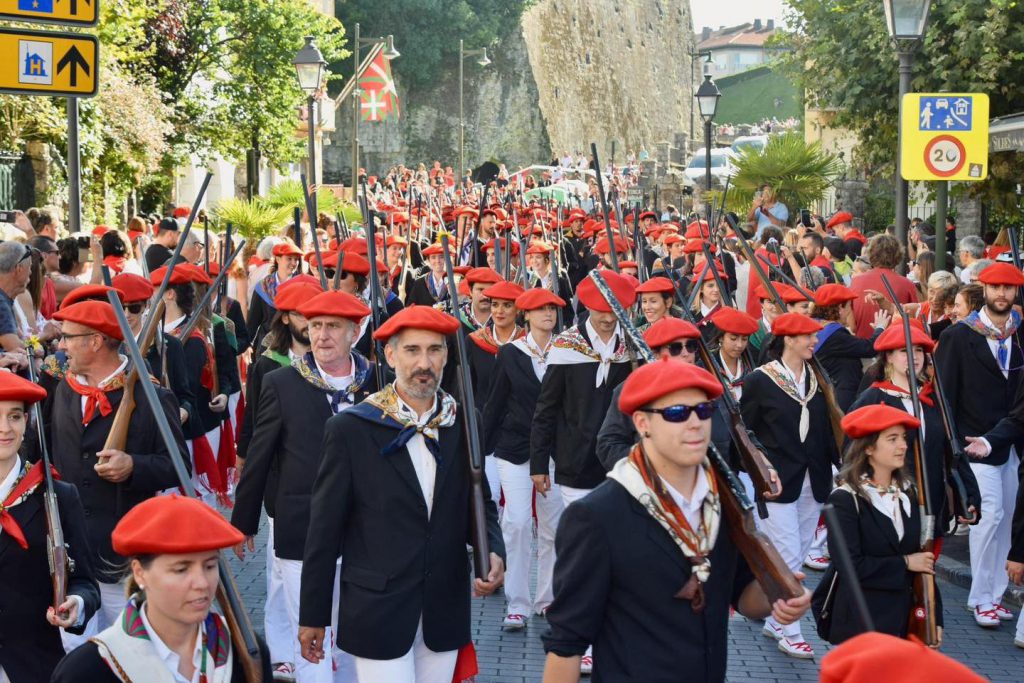 La Diputación recibirá por primera al Alarde tradicional y a la compañía Jaizkibel