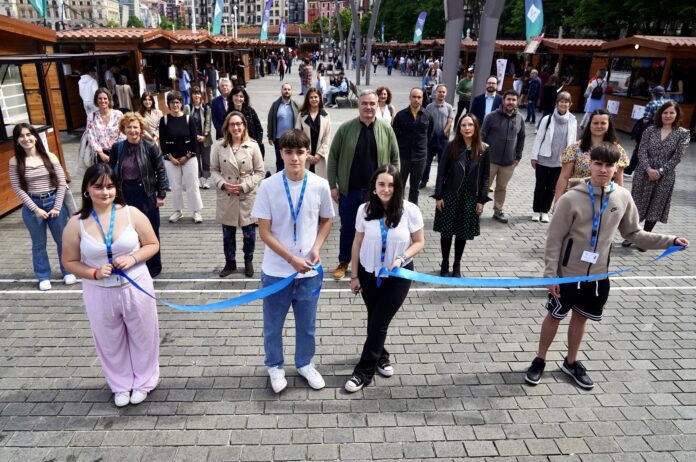 elhuyar_zientzia_azoka_1-696x462-1