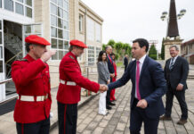 Imanol Pradales: «Kemena, konpromisoa eta eskuzabaltasuna dira erakutsi dituzuen balioak. Euskal gizartea harro dago”