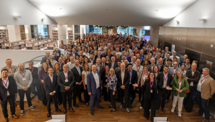 Group_photo_WE_BUILD-696x394-1