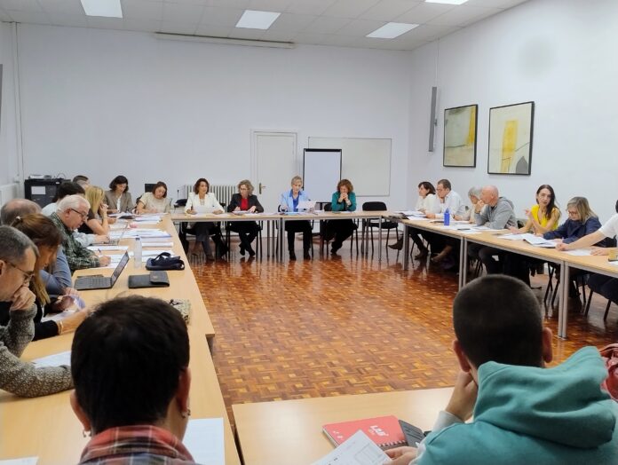 1000020110-696x524-1