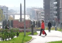 Bi urte eta erdiko lanen ondoren Leioako Iparragirre kalea asfaltatzearekin amaiera eman zaio Avanzada estaltzeari