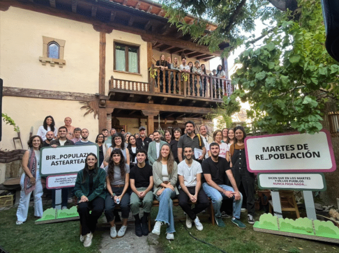 Bir_populazio-astearteak-ezinbesteko-hitzordua-landa-inguruneei-balioa-ematen-dieten-belaunaldi-berriei-ahotsa-emateko-10-15-2025_01_10_PM-696x520-1