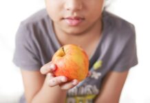 Hezkuntzak 200.000 euro transferituko dizkie 1.500 biztanletik beherako 40 udali, ikasleen eskola-jantokia diruz laguntzeko