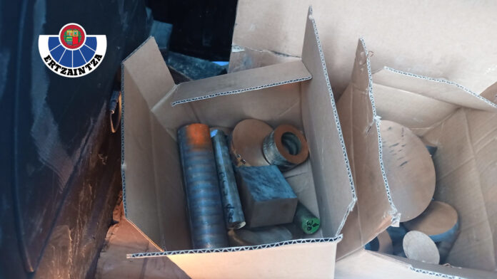 Foto maletero objetos 2