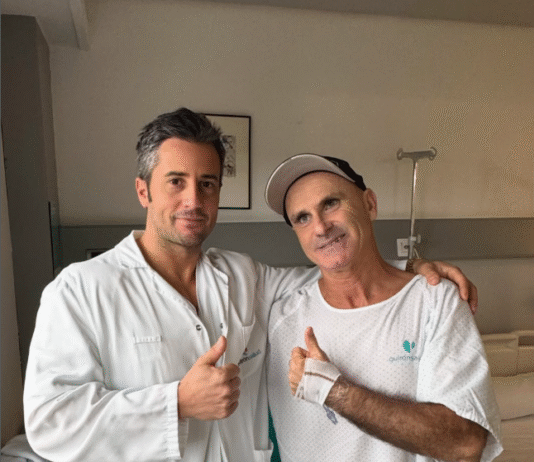 Aitor Francesena ya se recupera en Policlínica Gipuzkoa tras ser intervenido con éxito de la cadera.