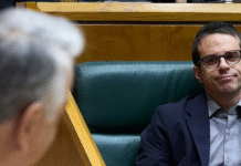 EH Bildu y PP se enzarzan en un bronco y tenso debate durante la elección del nuevo ararteko