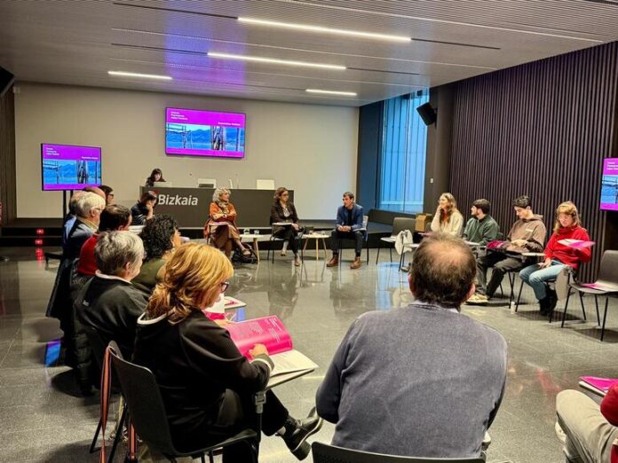 n770_entzute_prozesua_txostena-696x522-1