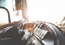 Lurralde Kohesioak kamioiak eta autobusak gidatzeko baimenak lortzeko 900 eurorainoko laguntzak ezartzen ditu