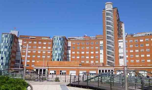 trabajadores-del-hospital-de-cruces-se-concentran-contra-los-recortes-5222_620x368-1-1