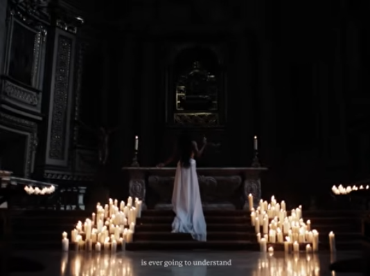 Abogados Cristianos denuncia a la rapera Tokischa por un vídeo grabado en la Basílica de Santa María de Donostia