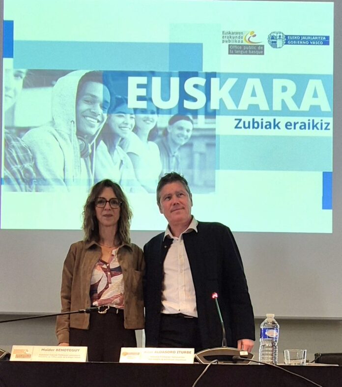 a6ff7c8e-6d70-4084-8de8-484a0ea4145a-696x787-1