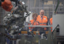 KWD enpresak Nafarroako ibilgailu elektrikoaren sektorean 40 milioi eurotik gorako inbertsioa egingo duela nabarmendu du Chivite Lehendakariak
