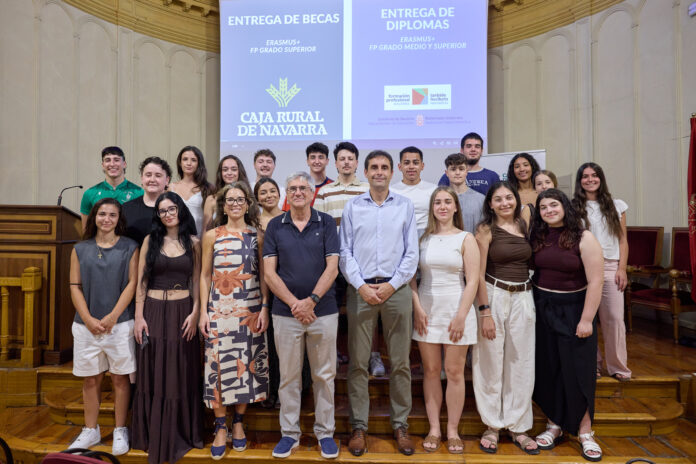 230626EDU_BECAS-696x464-1