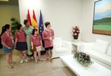 Chivite Lehendakariak harrera egin die ‘Nik badut iritzia’ eztabaida-liga nazionaleko talde txapeldunordeko kideei