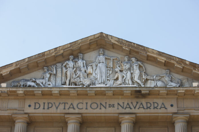 Fachada-Palacio-de-Navarra-Carlos-III-6-1-696x464-1
