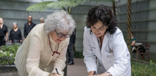 Osakidetza y la Asociación Contra el Cáncer en Gipuzkoa sellan una alianza para impulsar el voluntariado en la OSI Donostialdea