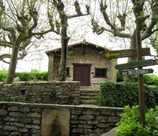 Arrestado en Hondarribia un hombre de 76 años por dar besos y abrazos sin consentimiento a peregrinas del Camino de Santiago