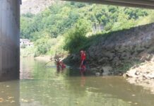 Dispositivo de búsqueda en el río Bidasoa tras arrojarse un hombre desde un puente fronterizo en Irun