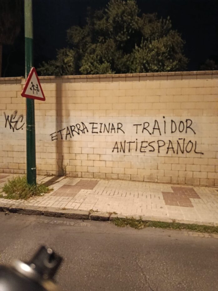 HNvcW4yWMAA-0Cj