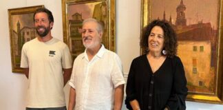 Enrique Albizuren jaiotzaren mendeurrena ospatzeko erakusketa zabaldu du Hondarribiko Udalak Arma Plazan