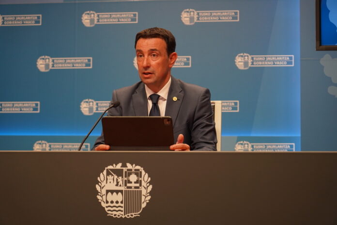 Euskal ekonomiaren sendotasuna nabarmendu du Mikel Torresek, hazkunde irmoa eta segurua izan baititu, baita aurreikuspen ekonomikoak hobetu ere