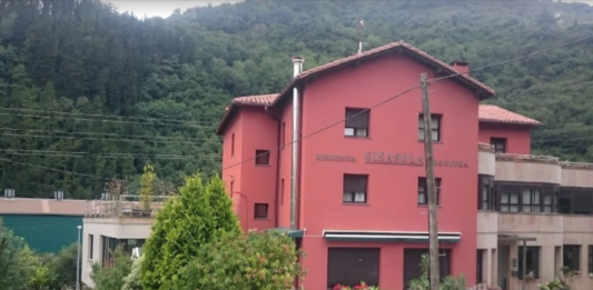 Hospitalizado un anciano tras resultar herido en el incendio de una residencia de Zestoa