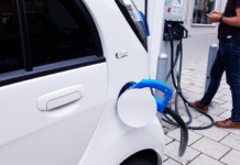 Las áreas de servicio de la autopista en Arrasate, Eskoriatza y Hernani dispondrán de puntos de carga rápida en 2027