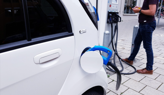 Coche-Eléctrico-Estación-De-Carga-Foto-gratis-en-Pixabay-08-10-2026_11_02_AM