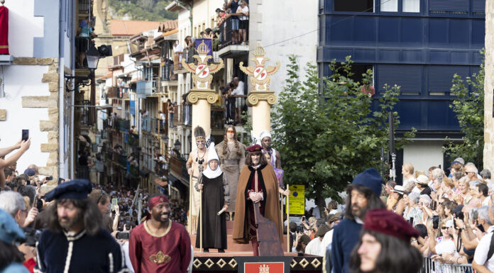 Getaria vivirá hoy una nueva representación histórica del desembarco de Elkano